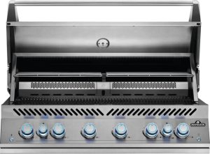 Mehr über den Artikel erfahren Einbau Gasgrill integrierter 44 RB der 700 Serie